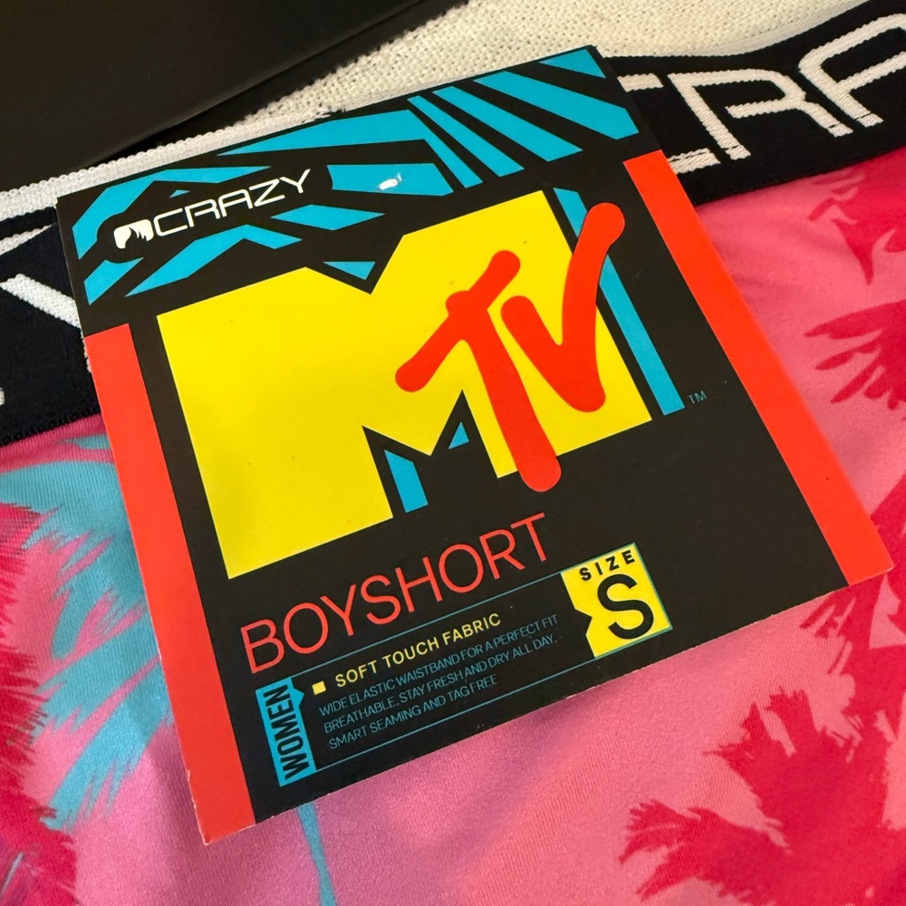 MTV Boys Shorts - Picture 2 of 3